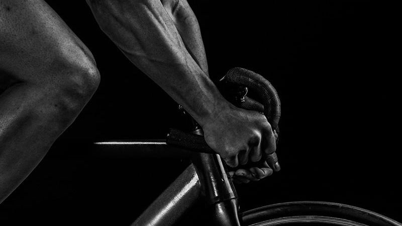 Sportowcy piją kawę. Czy dobrze robią?